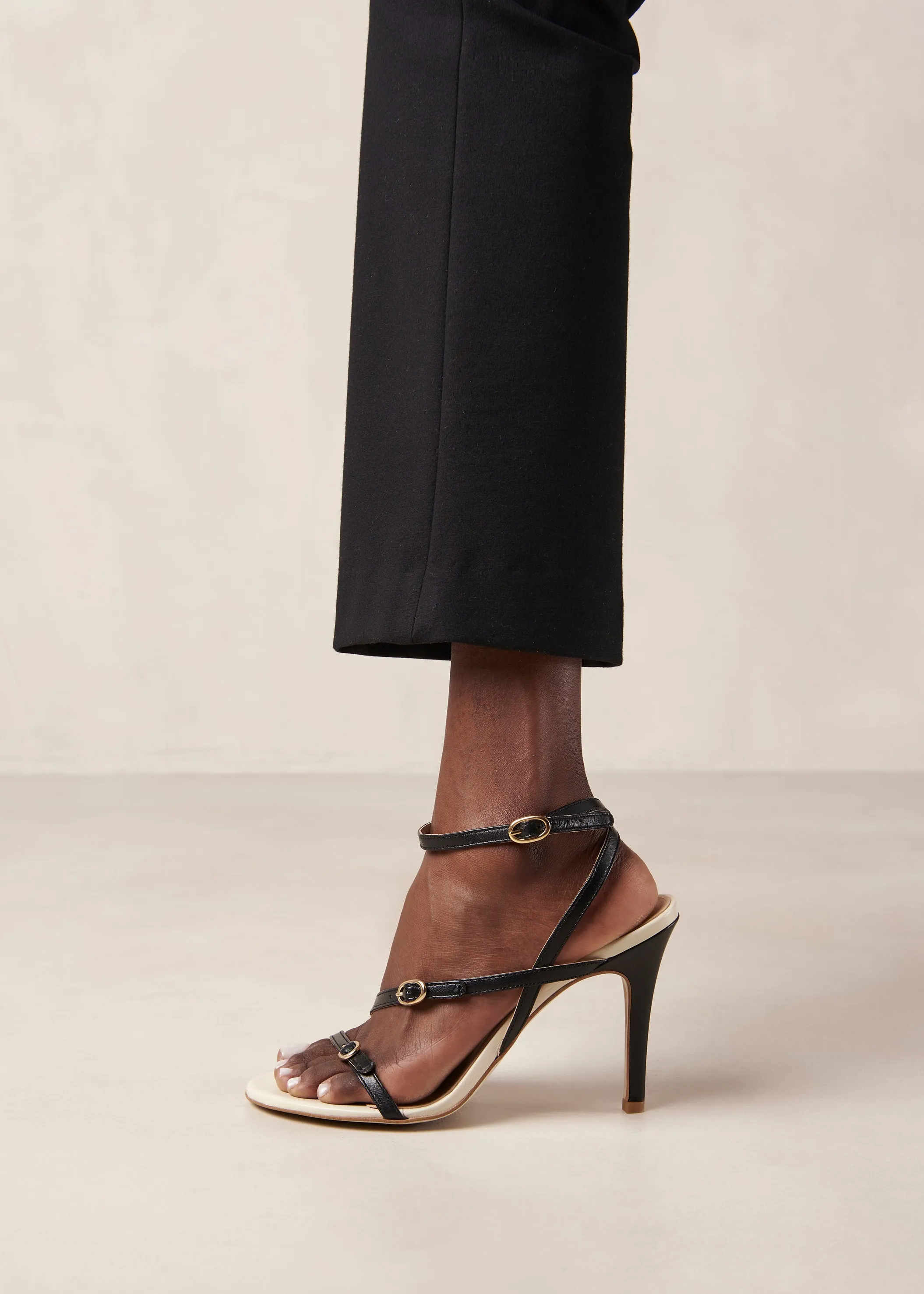 Alyssa Bicolor Black Cream Leather Sandals