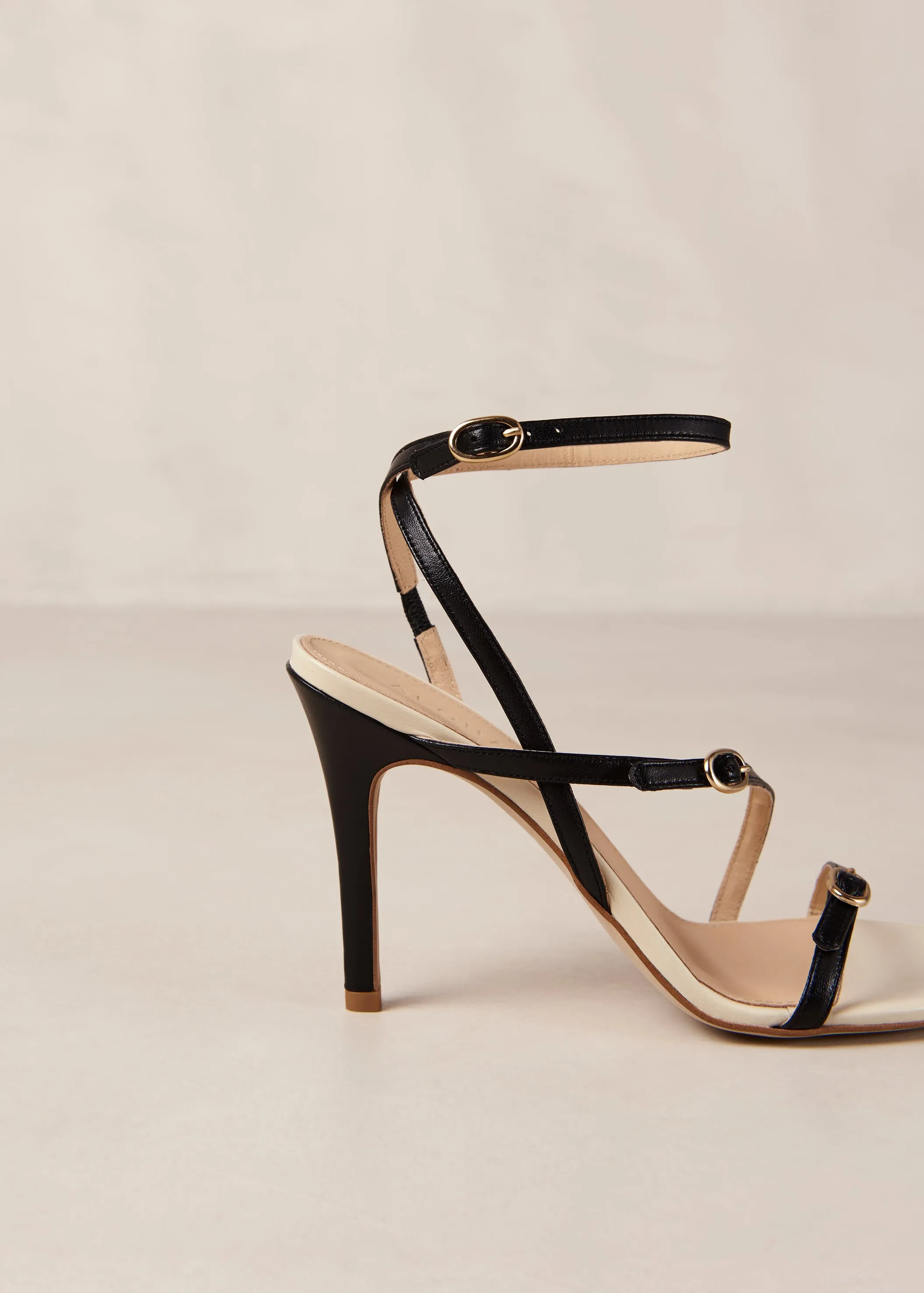 Alyssa Bicolor Black Cream Leather Sandals