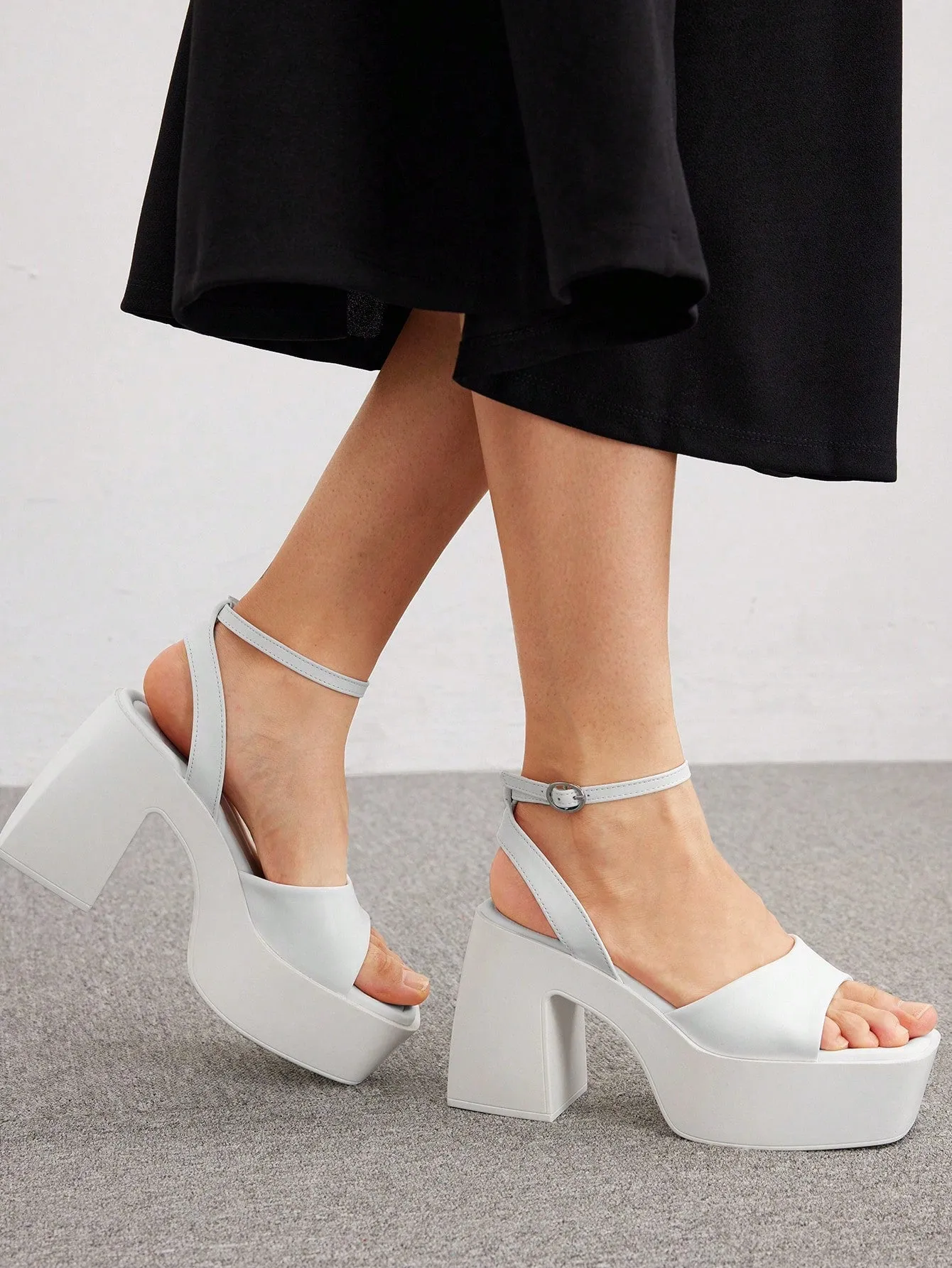 CUCCOO BIZCHIC Fashionable White Platform Thick Heel Sandals With Ankle Strap For Women